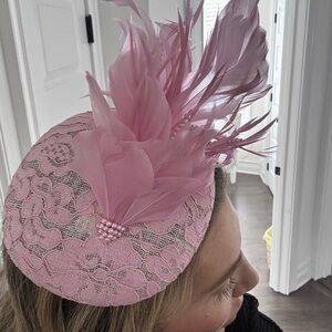 Elegant Pink Feathered Fascinator